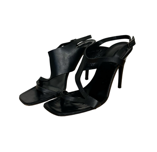 Gucci by Tom Ford Leather Cut Out Heels